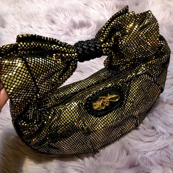 Betsey Johnson Handbags - Betsey Johnson vintage gold bag! 💛